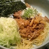 「脂そば 600円+温キャベツ 100円」@元祖脂そば 背脂醤油 のあの写真