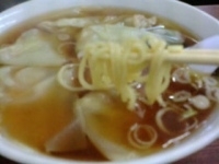 「ワンタンメン710円+メンマ（箸持参者にサービス）」@谷ラーメンの写真