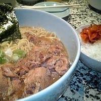 「背脂醤油ラーメン 800円+ライス 100円」@元祖脂そば 背脂醤油 のあの写真