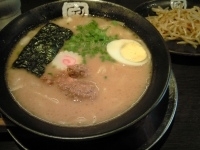 「豚そば銀次郎 超濃厚太麺編（会員限定メニュー） + ピリ辛もやし」@らあめん花月嵐 中村橋店の写真