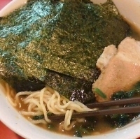 「ラーメン 中盛+のり増+ライス」@ラーメン しらいしの写真