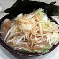 「ラーメン（￥650）+キャベツとモヤシ（￥100）+のり（￥10」@神田ラーメン わいず 神田本店の写真