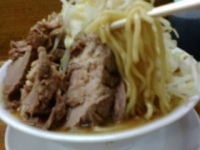 「豚入りラーメン（野菜大盛り）800円」@ラーメン麺徳 東上野店の写真