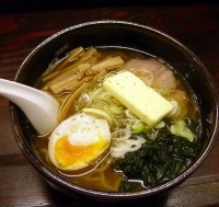 「塩らーめん （650円）+バター（100円）」@らーめん 喰麺屋 冬馬 板橋本町店の写真