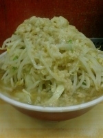 「普通盛 小ラーメン 700円（ヤサイトリプル・ニンニク・アブラ・」@ラーメン二郎 品川店の写真