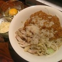 「カレーぶっかけ（1日10食限定）+粉チーズ+豚+生たまご+無料（」@ラーメンむねやの写真