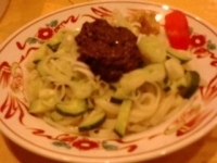 「盛岡じゃじゃ麺（小）500円+ちーたん100円」@中野製麺所直営店 めぐさめんこの写真