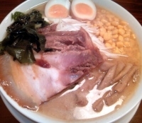 「特製味噌ラーメン（すすきの総本店仕込み） 800円 ばか豚チャー」@寳龍 亀戸店の写真