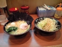 「ラーメン並（650円）+半熟味付け玉子（80円）+のり（80円）」@町田商店 本店の写真