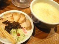 「特選とろ肉らーめん1200円」@らーめん 山頭火 日本橋店の写真