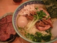 「とりそば 塩（大盛り）￥950 チャーシュー2枚トッピング￥30」@らーめん いまるやの写真