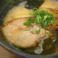 「鶏白醤油らーめん」@麺屋たつみ 喜心 秩父店の写真