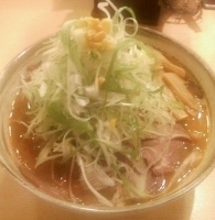 「味噌チャーシュー麺+ネギ」@まる竹本舗の写真