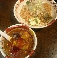 「鬼辛カレー味噌つけめん&辛さはかなり控えめ（期間限定）+コーン・」@北海豚骨麺屋 銀鈴の写真