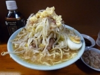 「ラーメン（ニンニクヤサイアブラ）」@ラーメン富士丸 板橋南町店の写真