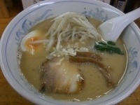 「とんこつ正油ラーメン 600円」@ラーメン 利尻 北茨城本店の写真