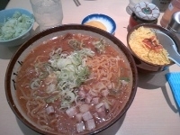 「味噌ラーメン（大盛・葱トッピング）+すみれご飯」@すみれ ららぽーとTOKYO-BAY店の写真