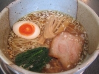 「らーめん 細めん 醤油（680円）」@麺屋 番の写真