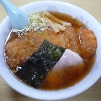 「カツラーメン 800円」@手打ちラーメン 菊屋 北成島店の写真