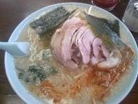 「ネギチャーシューメン（超の訳がちょっとコッテリ）￥850 中盛り」@ラーメンショップ 尾島店の写真