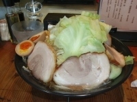 「J-LOW R40VER. 大盛り+チャーシュー+味付け卵」@jun-pey ra-men 成瀬本店の写真