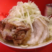 「ぶたダブル大ラーメン 750円（ヤサイマシマシ・カラメ・ニンニク」@ラーメン二郎 三田本店の写真