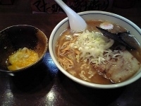 「醤油ラーメン+にん玉」@がいこつ軒の写真