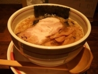 「醤油麺コクにごり」@麺肴 ひづきの写真