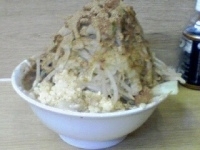 「小ブタ全マシ+カツオ君」@ラーメン二郎 栃木街道店の写真