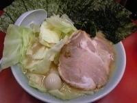 「ラーメン+キャベツダブル+海苔増し」@横浜家系ラーメン 立川 壱七家の写真