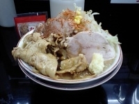 「特チャーシュー麺野菜ちょっと多め、唐辛子、ニンニク」@らぁめん 元気の源の写真