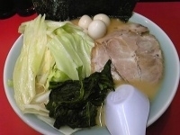 「ラーメン（醤油）+キャベツ+うずら」@横浜家系ラーメン 立川 壱七家の写真