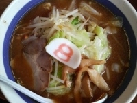 「野菜らーめん（味噌）\556」@8番ら〜めん 泊店の写真