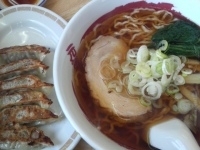「らーめん\520+無臭ニンニクギョーザ（クーポン）」@元気らーめん 朝日店の写真