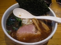 「らうめん（大）760円」@めん処 とみ丸の写真