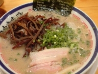 「ラーメン+キクラゲ+赤鬼+替え玉（*2）680円+100円+10」@博多長浜らーめん 田中商店の写真