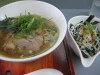 「らーめん（焼豚マヨ丼セット）」@自家製にぼしらあめん 秀一 穂波店の写真