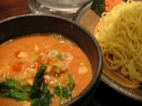 「海老とほうれん草のトマトつけ麺」@つけ麺大臣 池袋西口店の写真