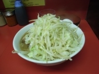 「小650円（麺少なめ、ヤサイ・ニンニク）+生卵0円」@ラーメン二郎 桜台駅前店の写真