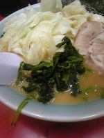 「らーめん+キャベツ」@横浜家系ラーメン 立川 壱七家の写真