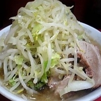 「ブタ5枚入りラーメン（ニンニク、ヤサイ） 750円+和ッ!カレー」@ラーメン二郎 相模大野店の写真