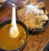 「スパイシーカレーつけ麺+味付け煮たまご」@らーめん さすが屋の写真