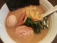 「ごぞう塩ラーメン(太麺)¥650+半熟たまご(クーポン)」@焼豚麺屋 ごぞうの写真