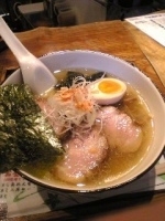 「潮らーめん（チャーシュー3枚」@麺道 しゅはり 六甲道本店の写真