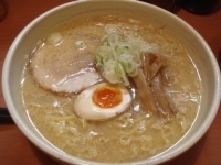 「味噌らーめん（無料トッピングたまご）」@札幌らーめん 北の大地の写真