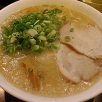 「ラーメン 700円（麺カタメ・背脂多め）」@京都銀閣寺 ますたにラーメン 田町店の写真