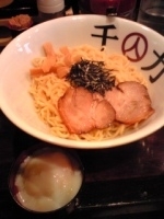 「油そば大盛（210g）（600円）+温玉（100円）+半ライス（」@油そば専門店 万人力の写真