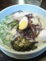 「ラーメン（500円）」@博多天神 新宿御苑店の写真