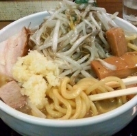 「味噌ラーメン（野菜大盛・にんにく）+ライス」@味噌麺処 花道庵の写真