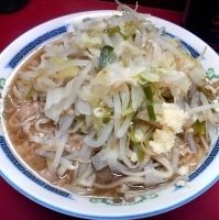 「小ラーメン（￥500）・ヤサイ・ニンニク少なめ」@ラーメン二郎 目黒店の写真